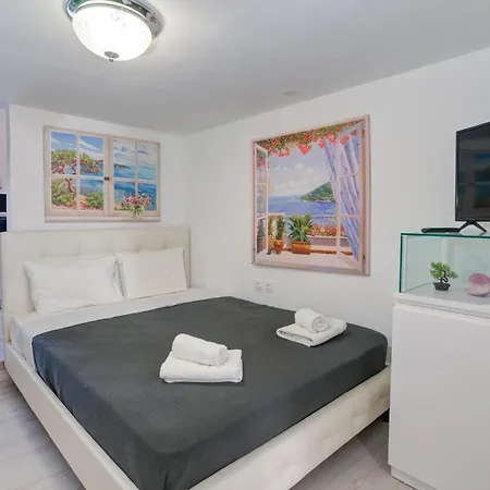 Apartman Little Venice Picturesque House Above The Waves *